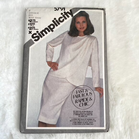 2 Simplicity Sewing Patterns - Picture 2 of 5